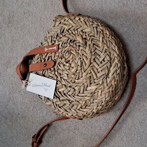 Universal Thread straw crossbody bag